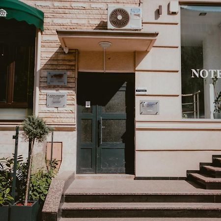 Bloom Suites Pristina Extérieur photo