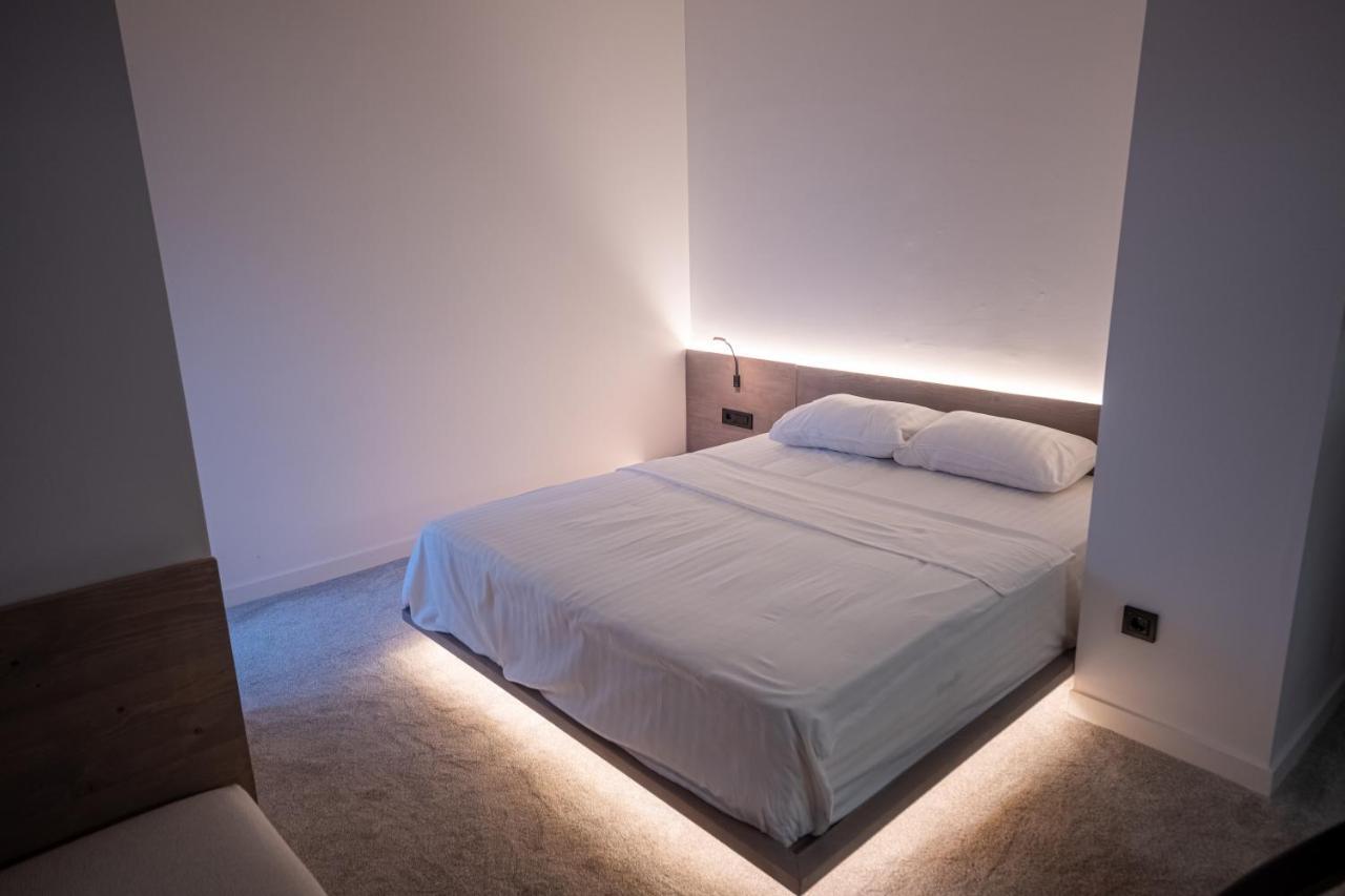 Bloom Suites Pristina Extérieur photo