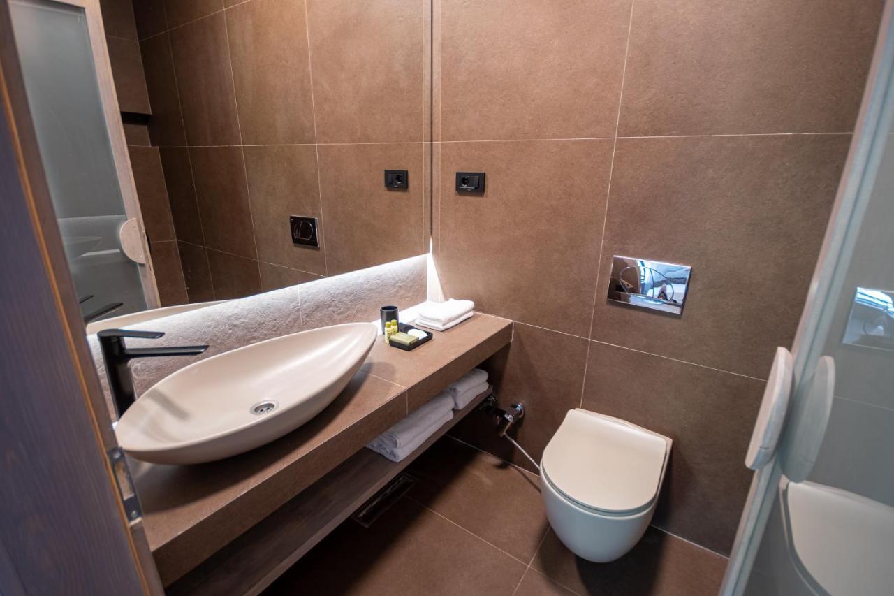 Bloom Suites Pristina Extérieur photo