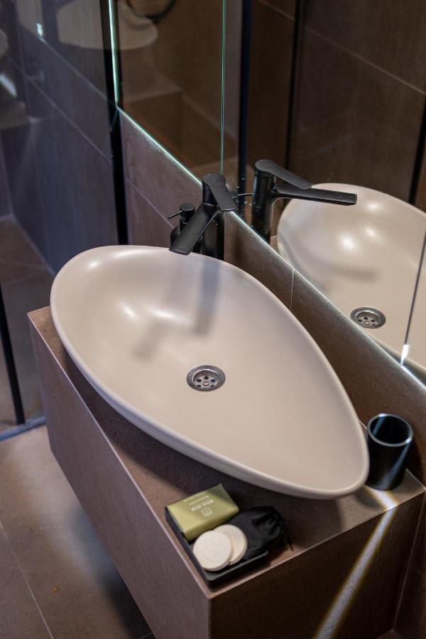 Bloom Suites Pristina Extérieur photo