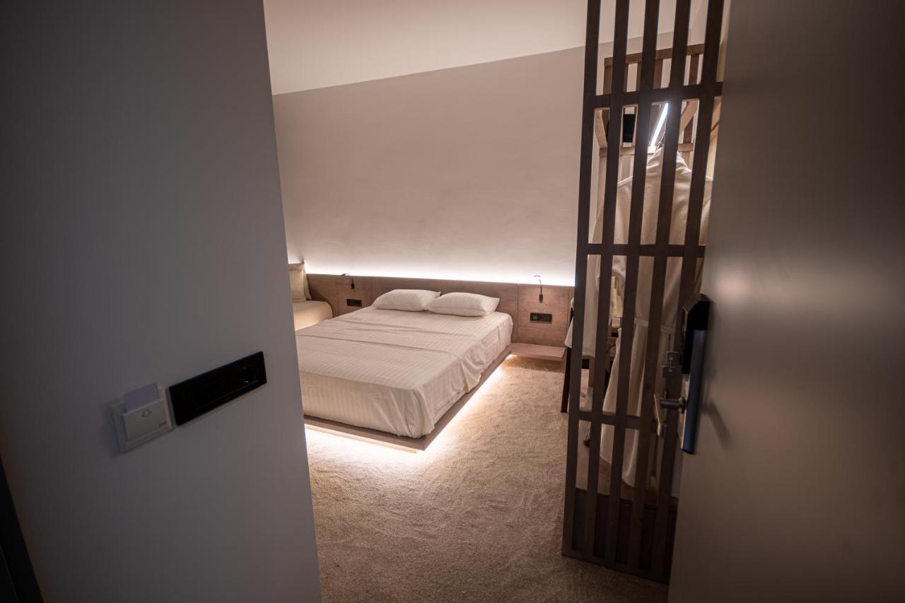 Bloom Suites Pristina Extérieur photo