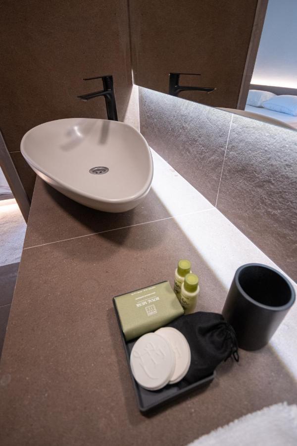 Bloom Suites Pristina Extérieur photo