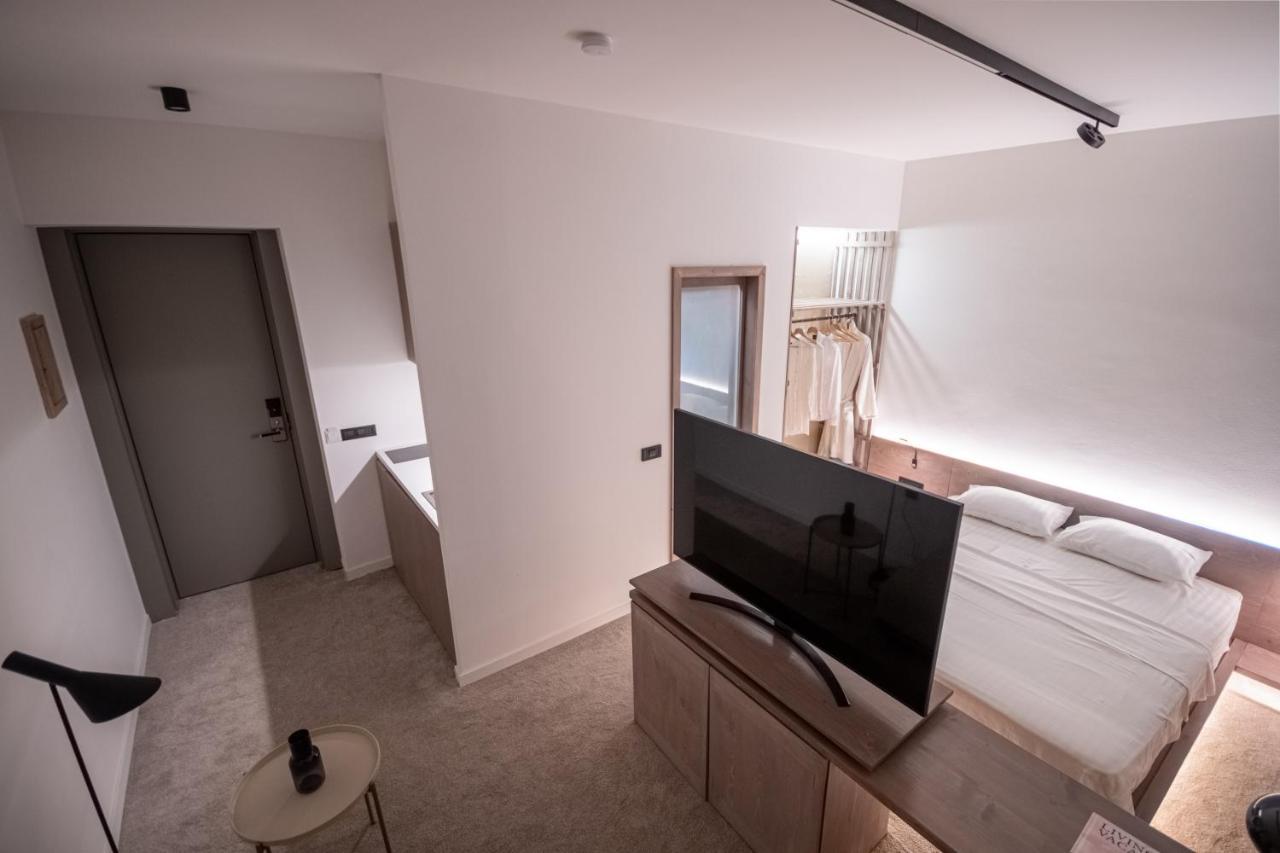 Bloom Suites Pristina Extérieur photo